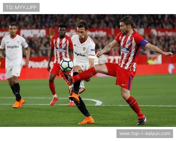 塞维利亚多点进攻让对手顾头不顾尾——战术解码与训练启示